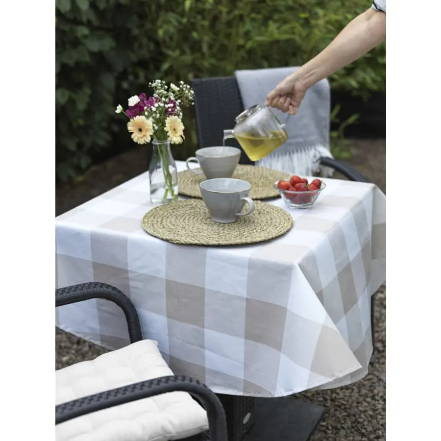 Noble House Check Pöytäliina 3 Noble House Check Pöytäliina